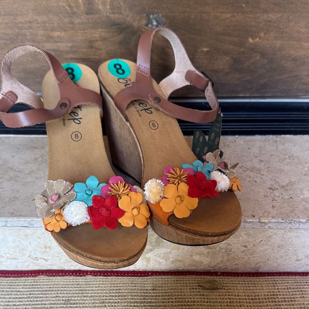 Brown Leather Wedge Sandals with Multicolor Floral Accents